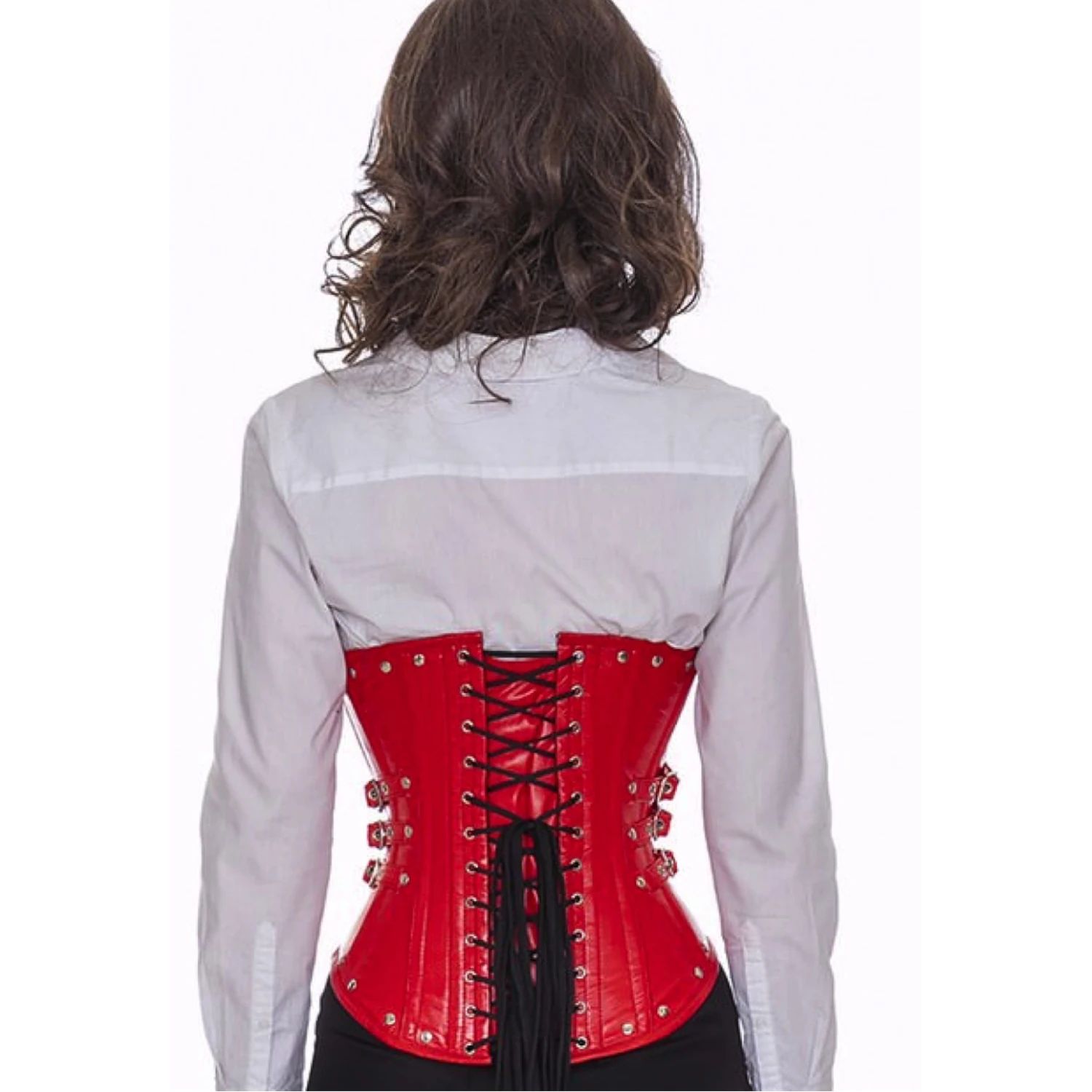 Korsett Rot Leder Unterbrust mit Nieten und seitlichen Schnallen lg23 Rückansicht des Modells im roten Leder-Schnürkorsett mit Rückenschnürung zur Taillenreduktion