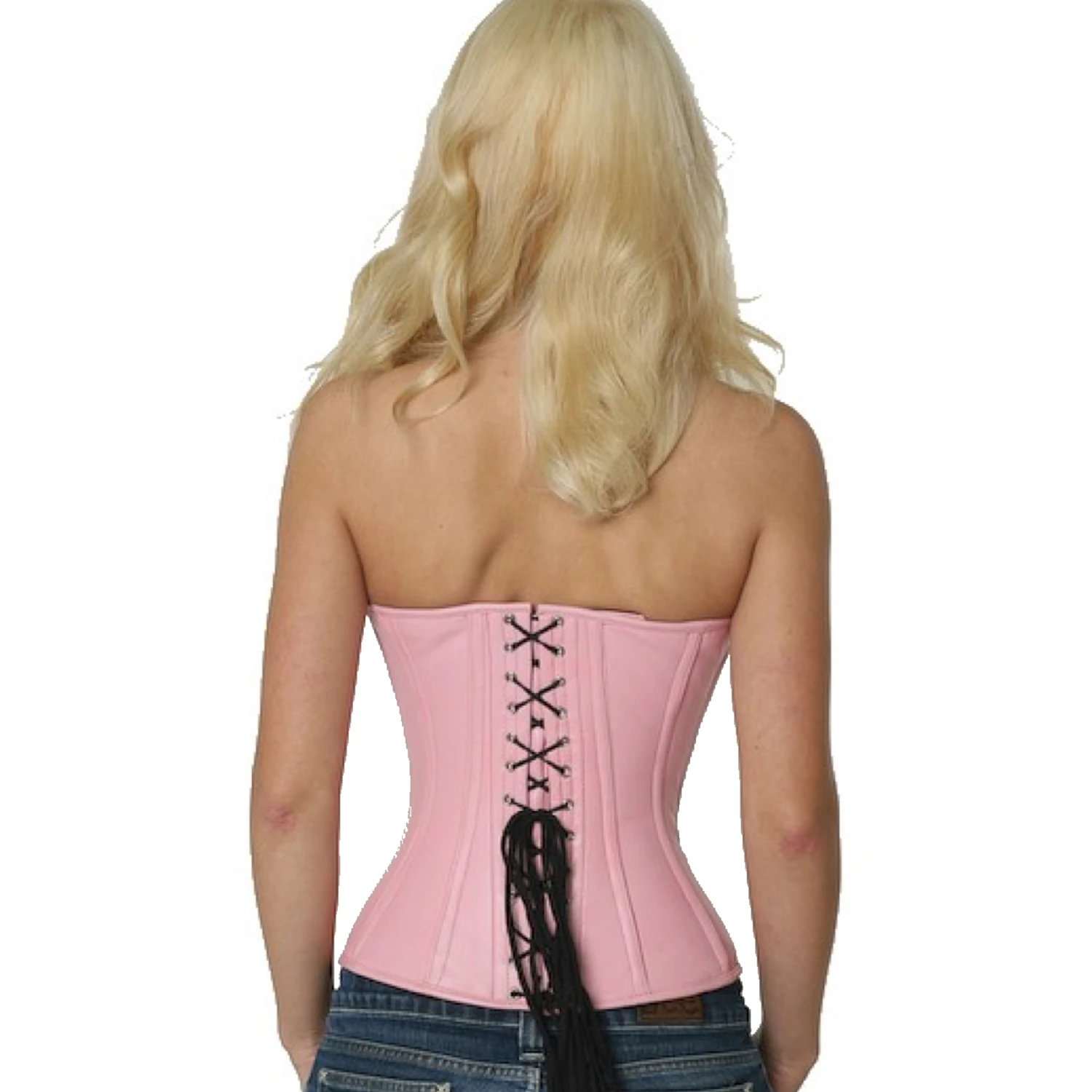 Vista posterior de la modelo con corsé de cordones en cuero rosa fucsia y lazada trasera