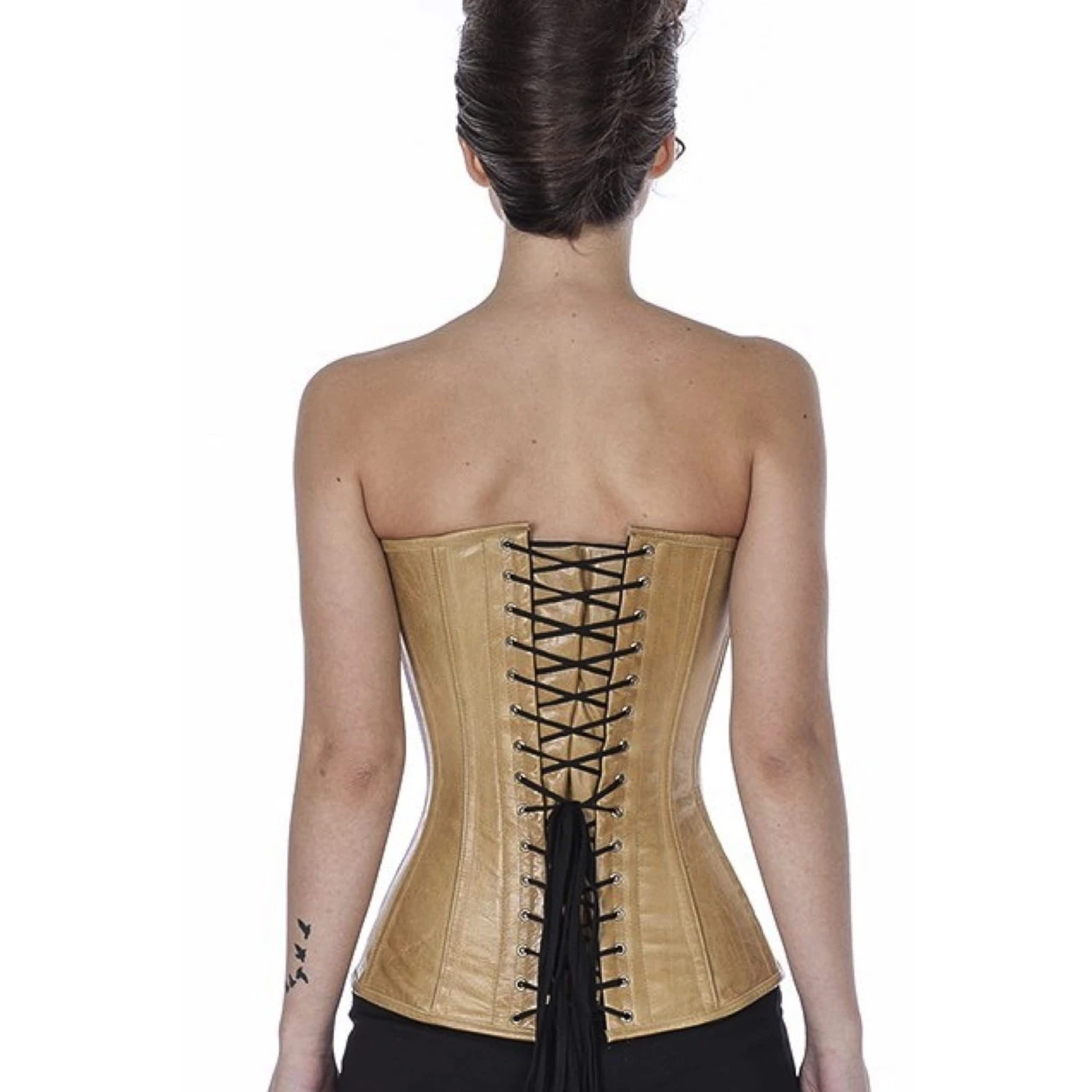 Korsett Vollbrust Beige Leder ly38 Rückansicht am Modell für das Lederkorsett Vollbrustkorsett in beige mit klassischer Schnürung hinten und 14 Edelstahl-Korsettstangen.